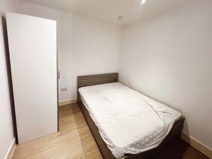 Bedroom- click for photo gallery